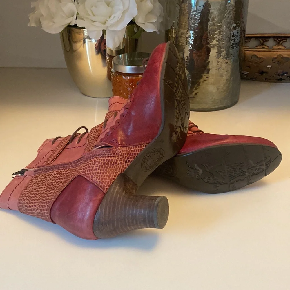 Golden Button Booties - Picture 5 of 5